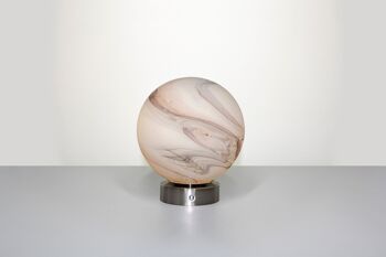 Lampe de table en verre Calacatta rose - avec base en chrome argenté 3