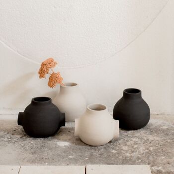 Vase rond en céramique boule Bulles design brut fait main 4