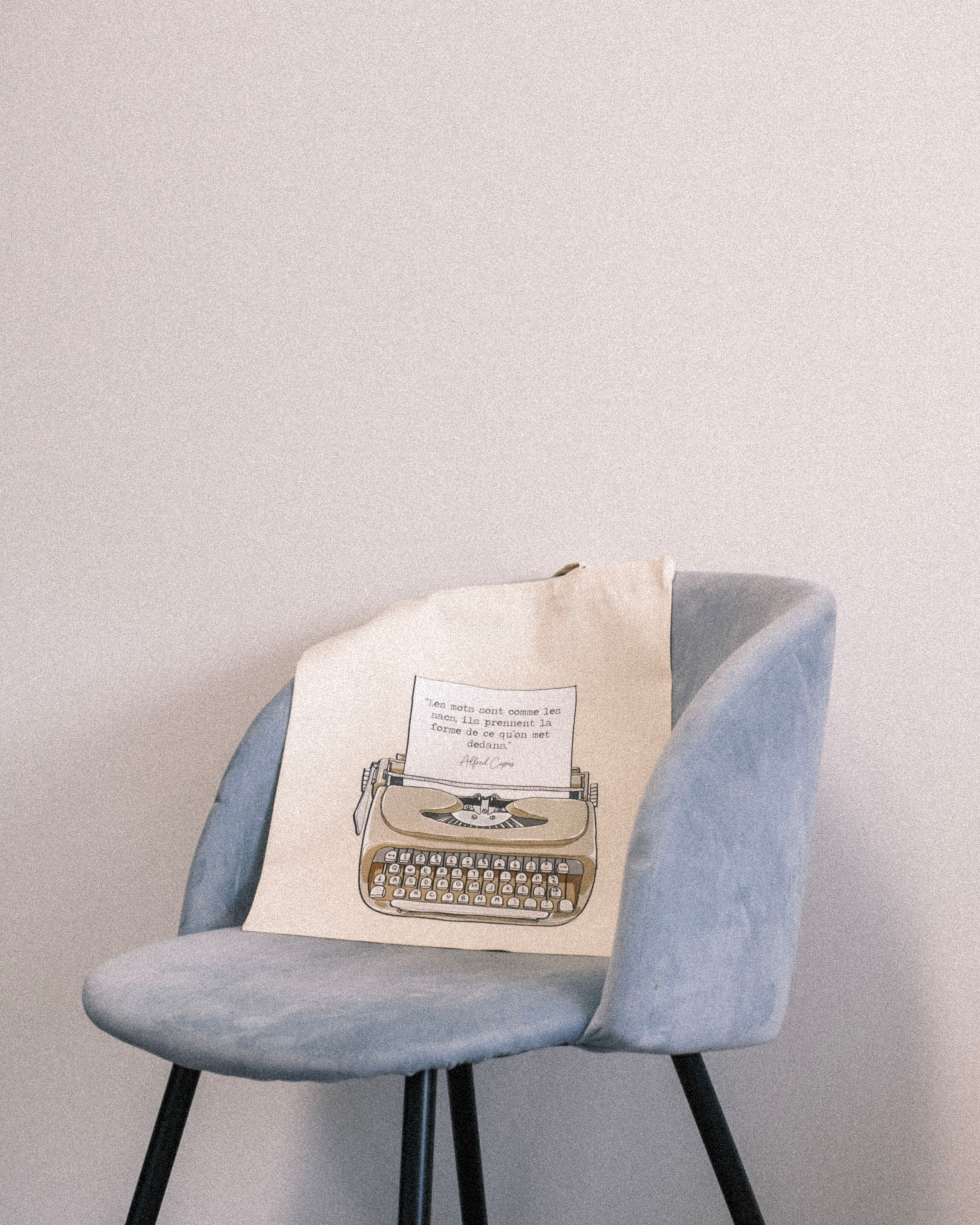 BORSA DA SCRIVERE CITAZIONE DELLA MACCHINA DA SCRIVERE ALBERT CAPUS “LE PAROLE SONO COME BORSE, PRENDONO LA FORMA DI CIÒ CHE CI mettiamo dentro”