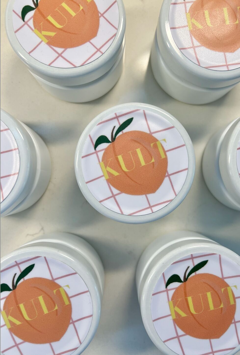 SMALL MARKET PEACH SCENT CANDLE