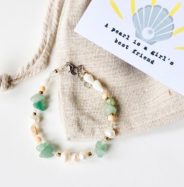 Bracciale con perle d'acqua dolce verde chiaro