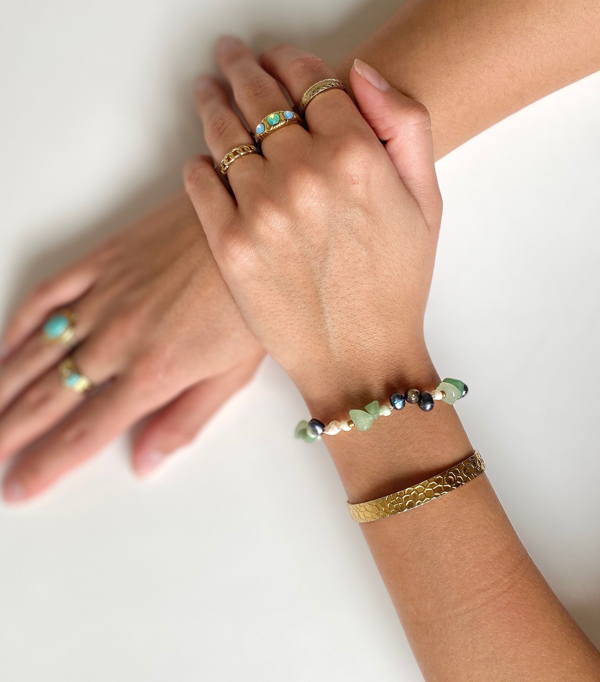 Bracciale con perle d'acqua dolce verdi