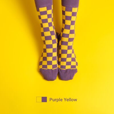 Calcetines tablero de ajedrez amarillo violeta