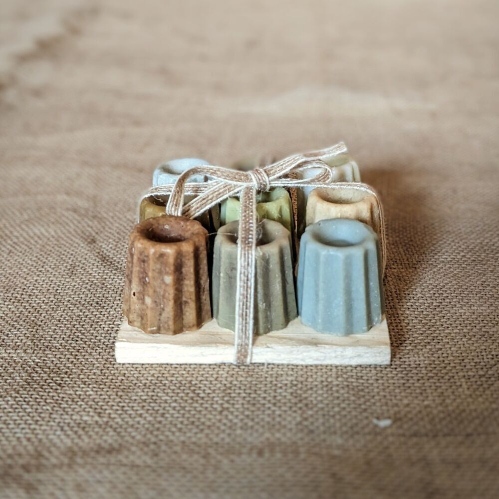 Assortimento di 9 canelés di sapone