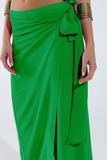 Pantalón ancho verde superpuesto falda atada al costado 5