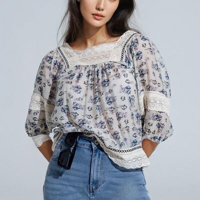 Romantische Bluse mit Blumen und Einstecktuch-Details