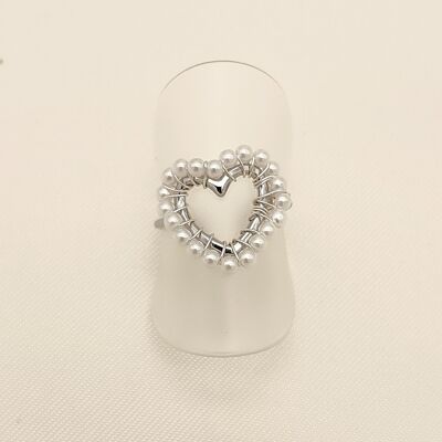 Anello cuore in argento circondato da perle