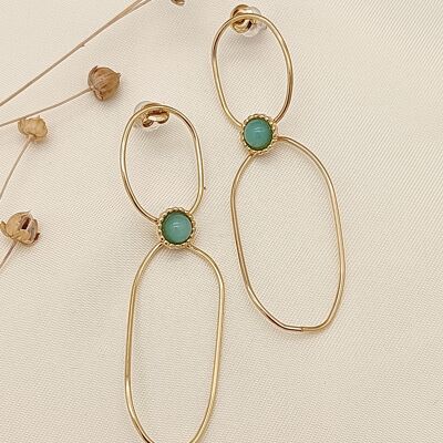 Gold 8-shaped earrings with green stone