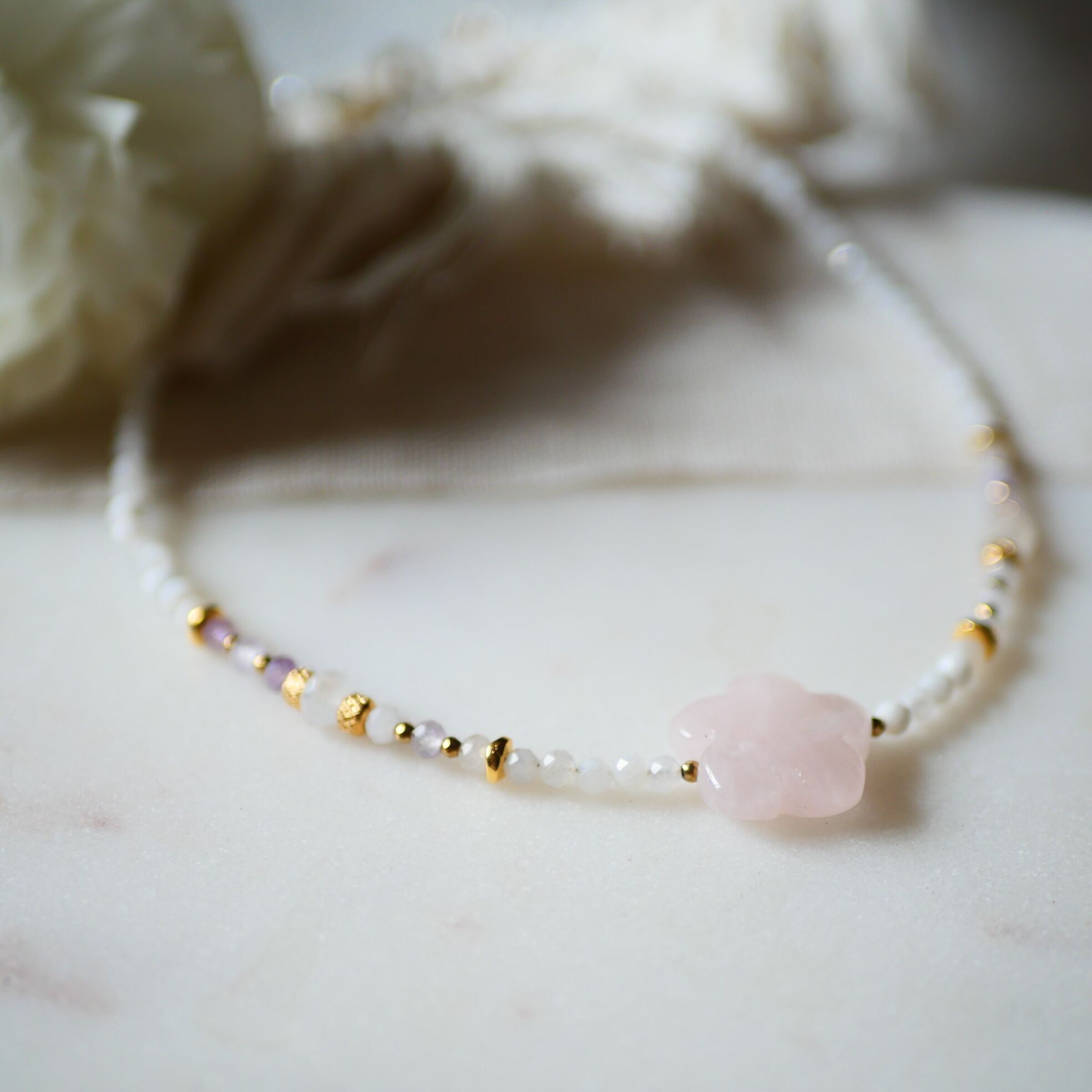 Collana fiore in quarzo rosa - CAMELIA