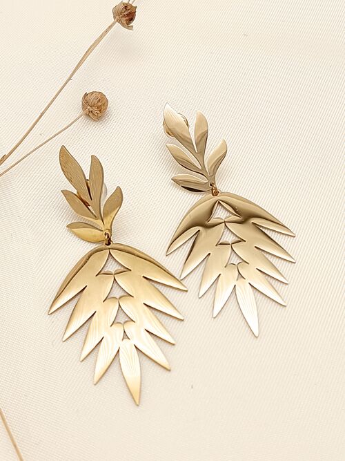 Boucles d'oreilles dorées feuilles pendantes