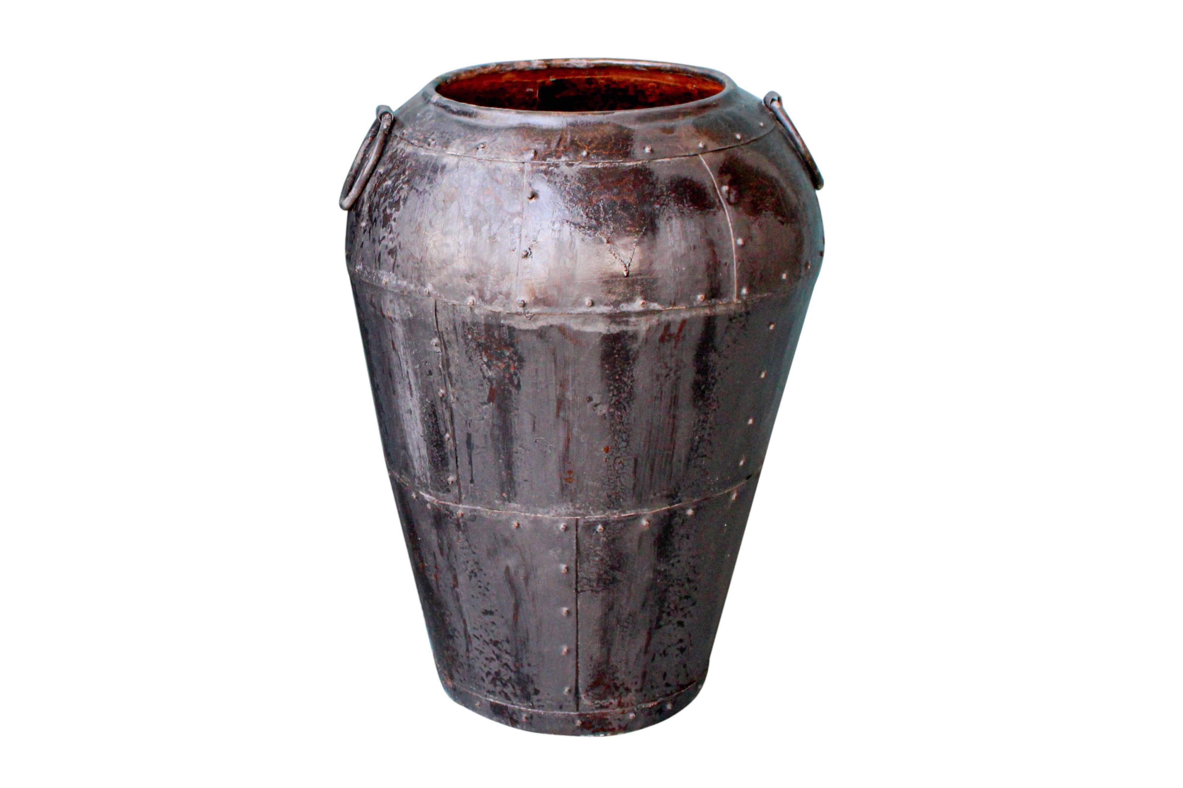 VASO IN METALLO NERO HM186