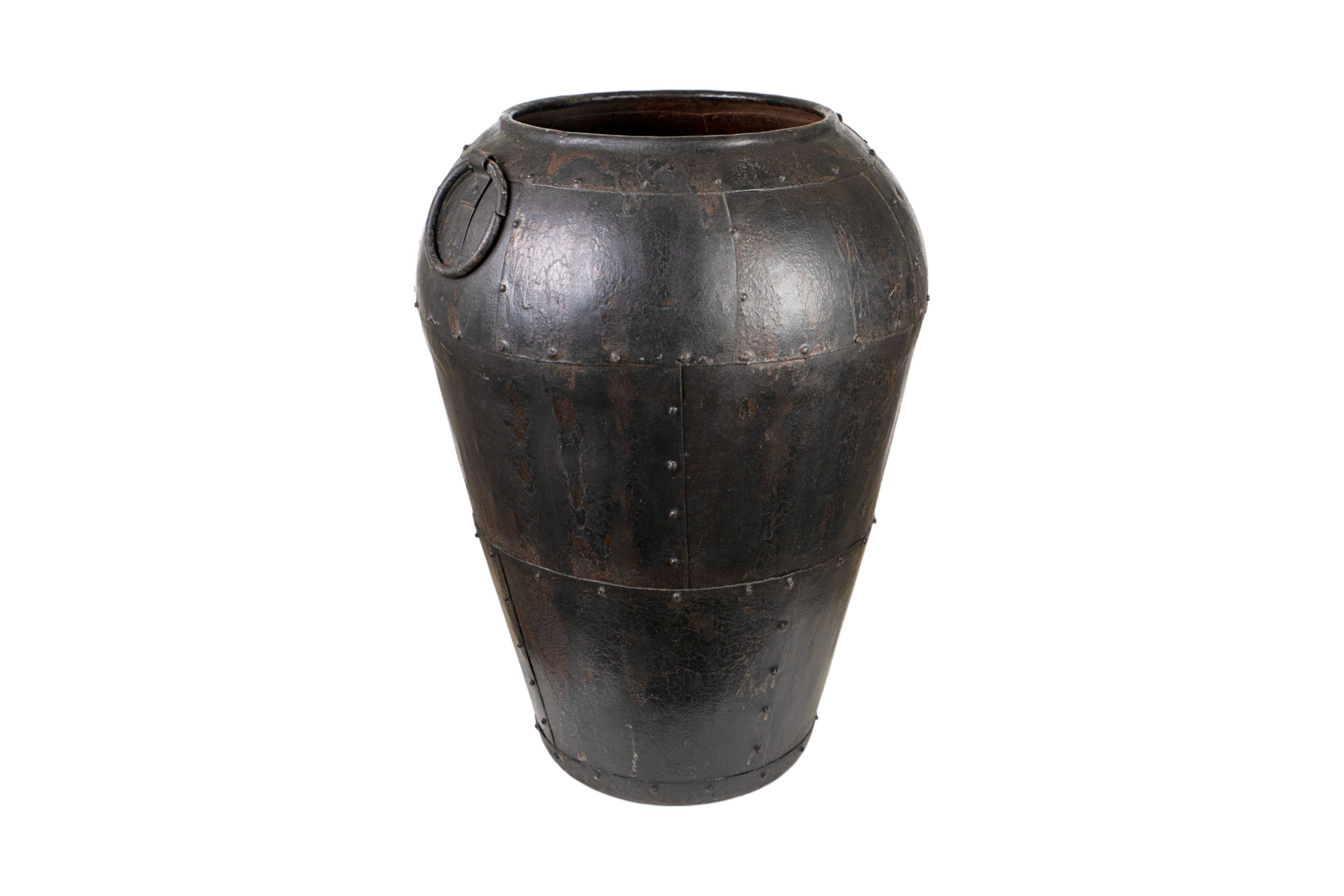 VASO IN METALLO NERO HM1834