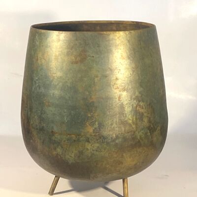 ANTIQUE METAL POT HM616