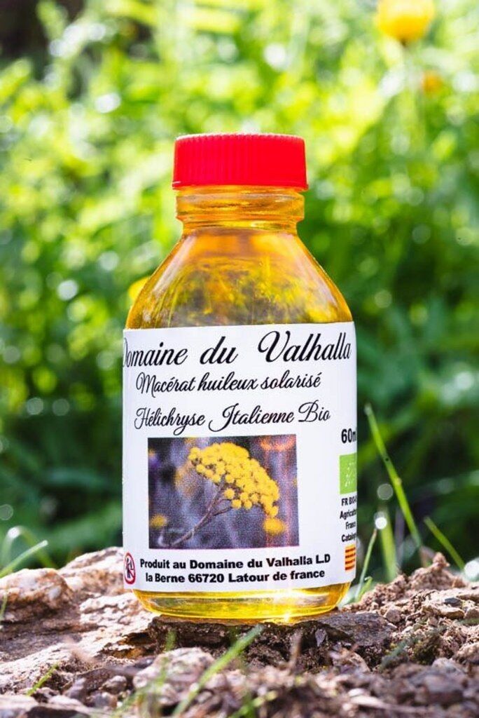 Solarisiertes Ölmazerat: BIO-Helichysum aus Italien