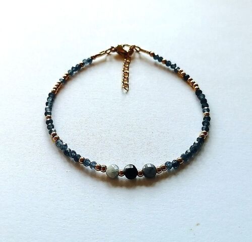 Bracelet bleu Saphir, Sodalite, et perles dorées