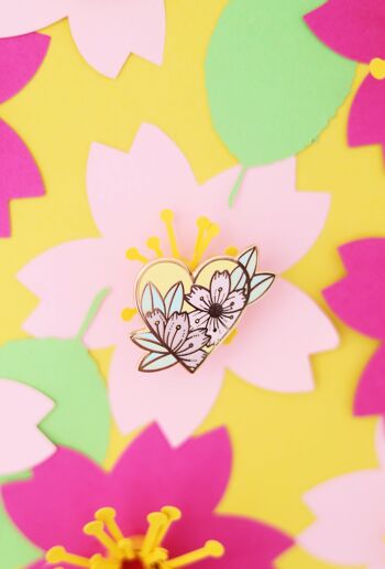 Pin's Heart Sakura 1
