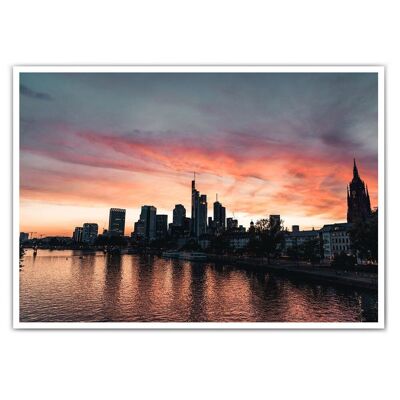 Atardecer rojo sobre la imagen de Frankfurt