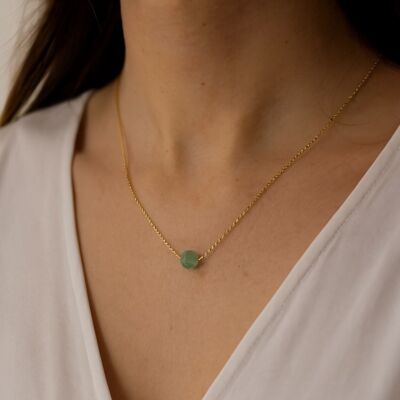 Collana minimalista in acciaio inossidabile dorato e avventurina verde