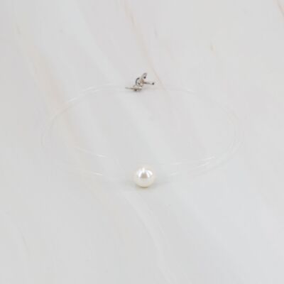 Pearl nylon necklace