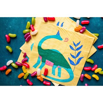 Serviettes en papier d'anniversaire dinosaure conçues par Jade Wheaton 4