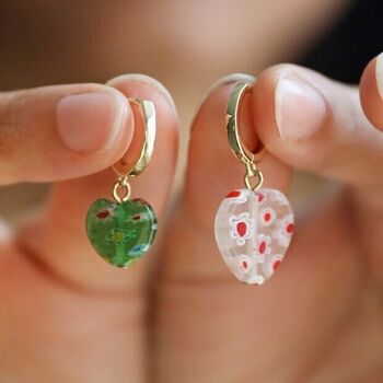 Boucles d'oreilles créoles Huggie en perles de cœur colorées Millefiori 2