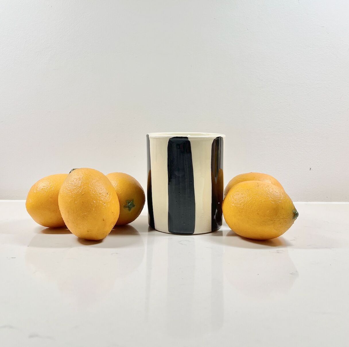 Bougie céramique émaillée parfum Tabac cubin & Tonka