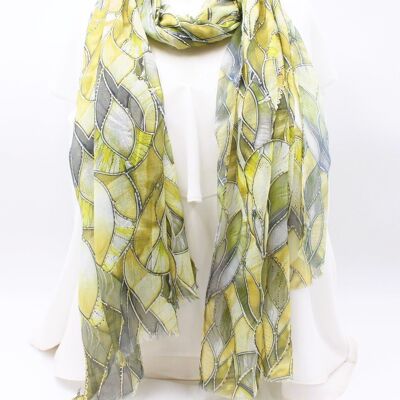 Trendy leaf pattern scarf with gold lurex