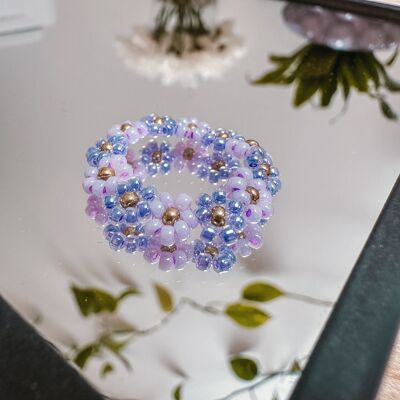 Flower ring made of glass beads LAVENDER