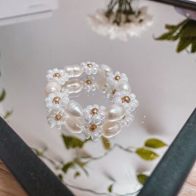 Flower ring made of glass beads PEARL