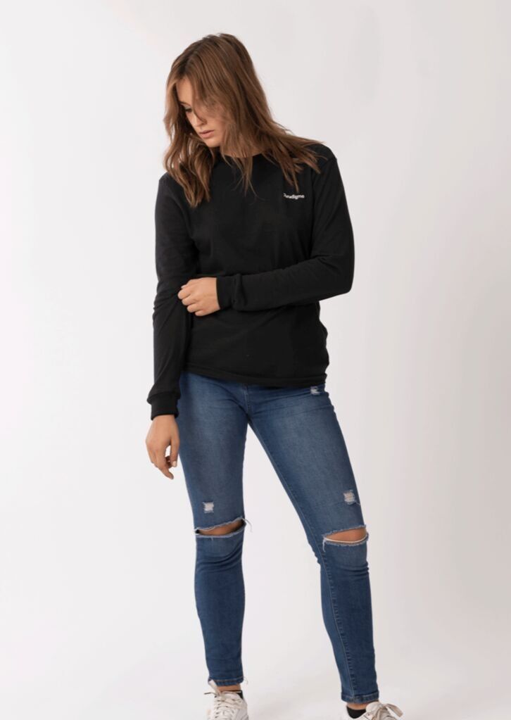 T-shirt nera a maniche lunghe