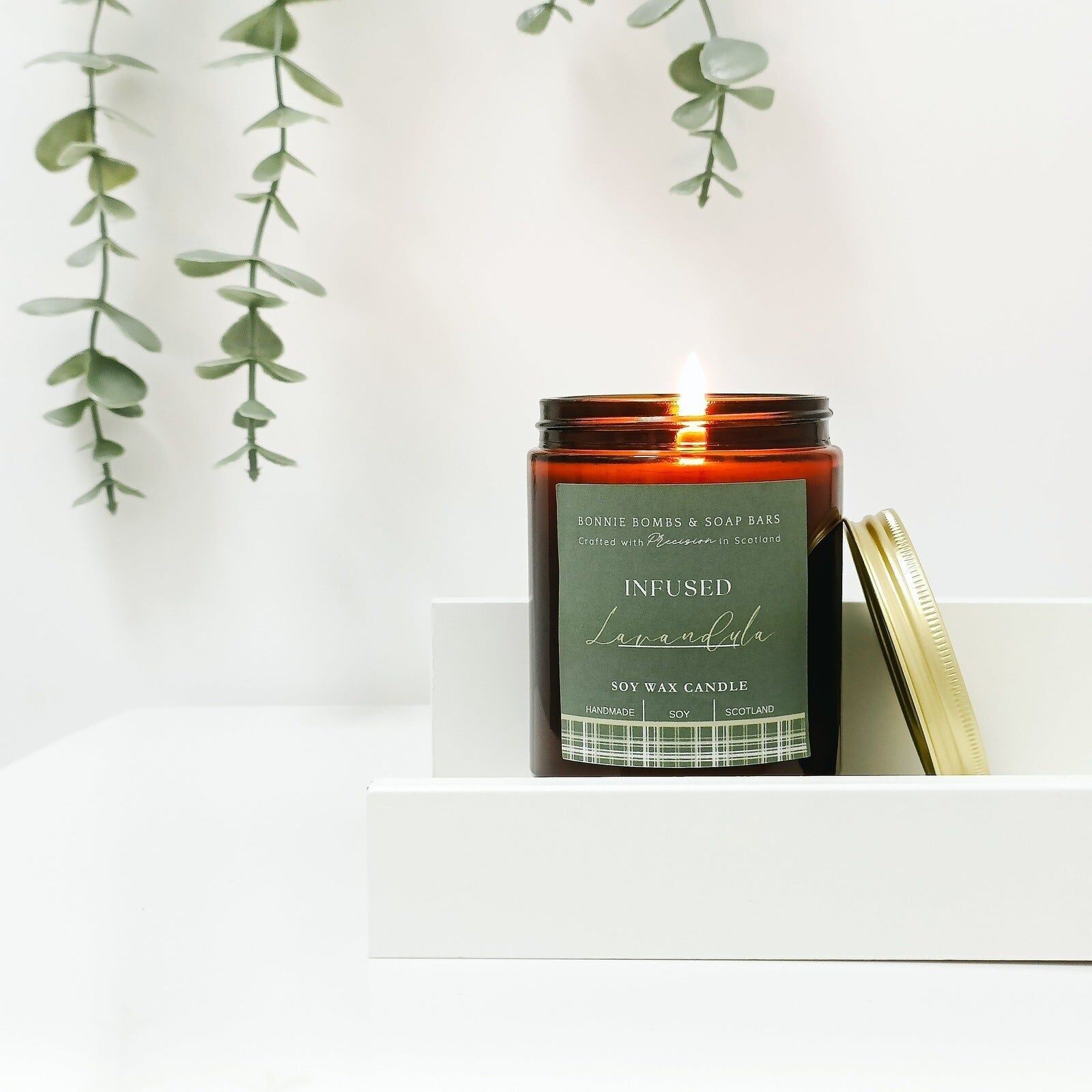 Candela alla soia lavandula infusa