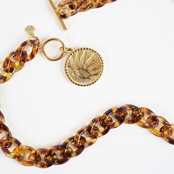 Collier écaille de tortue avec pendentif pièce d'or 2