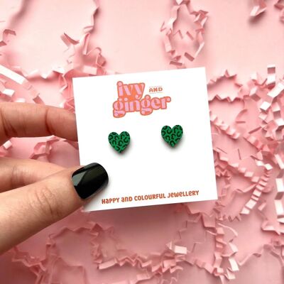 Mini orecchini a bottone con cuore stampa leopardo verde e nero