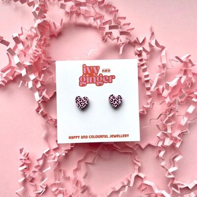 Mini orecchini a bottone a cuore con stampa leopardata rosa e nera