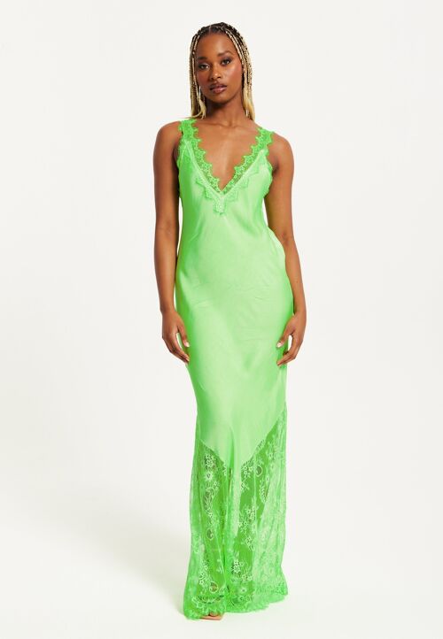 Liquorish Lace Detailed V-Neck Maxi Dress In Green