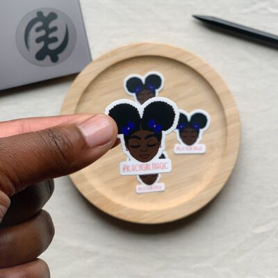 Adesivi| Ragazza nera con 2 piumini afro Blackgirlmagic 33 x 34 mm