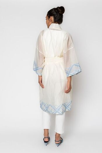 Kimono blanc avec broderie 3