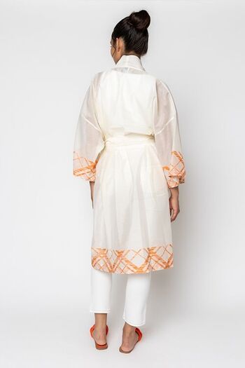 Kimono blanc avec broderie 7