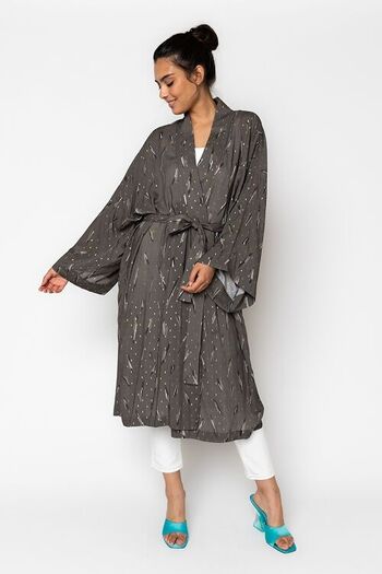Kimono avec détails dorés 3