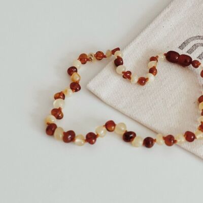 Collier d'ambre, caramel/lait