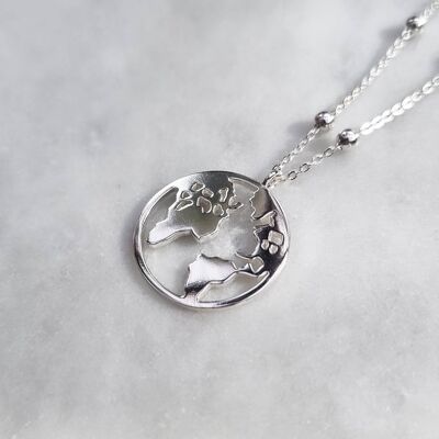 Dionne Silver Carte du Monde Necklace