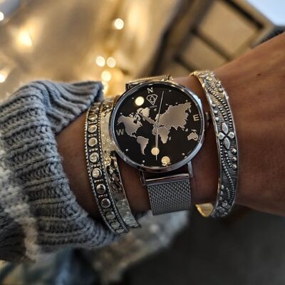 Selene – Silberne Armbanduhr mit Weltkarte