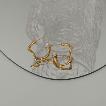 Boucle d'oreille créole ligne ondulée dorée Vintage moderne avec perle 8
