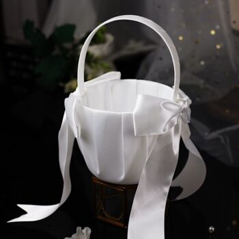 Panier de fleurs de mariage élégant pour demoiselle d'honneur - blanc satiné - cravate papillon 8