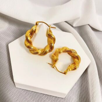 Boucles d'oreilles créoles tressées dorées de style vintage 5