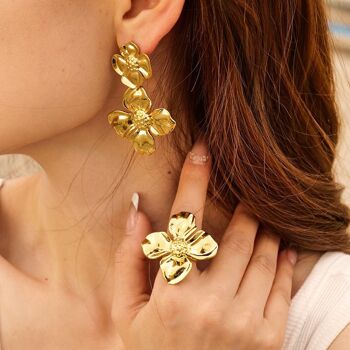 Boucles d'oreilles pendantes à grandes fleurs doubles au look audacieux, or et argent 7