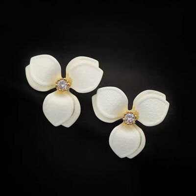 Gardenia - Unique Vintage Charm White Flower Ear Studs