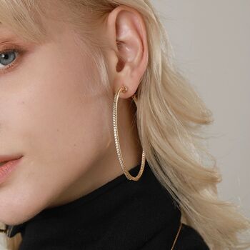 Boucles d'oreilles créoles surdimensionnées étincelantes - Glamour à 360 degrés 7