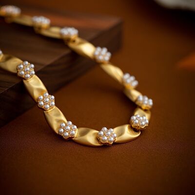 Ensemble de bijoux plaqués or avec perles et rubans vintage d'inspiration Trifari