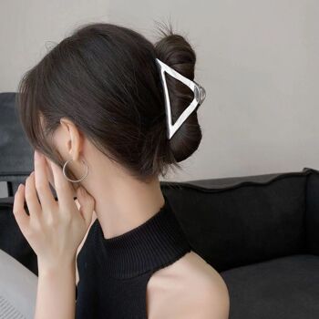 Pinces à cheveux à grandes griffes avec motifs géométriques ondulés et triangulaires 3
